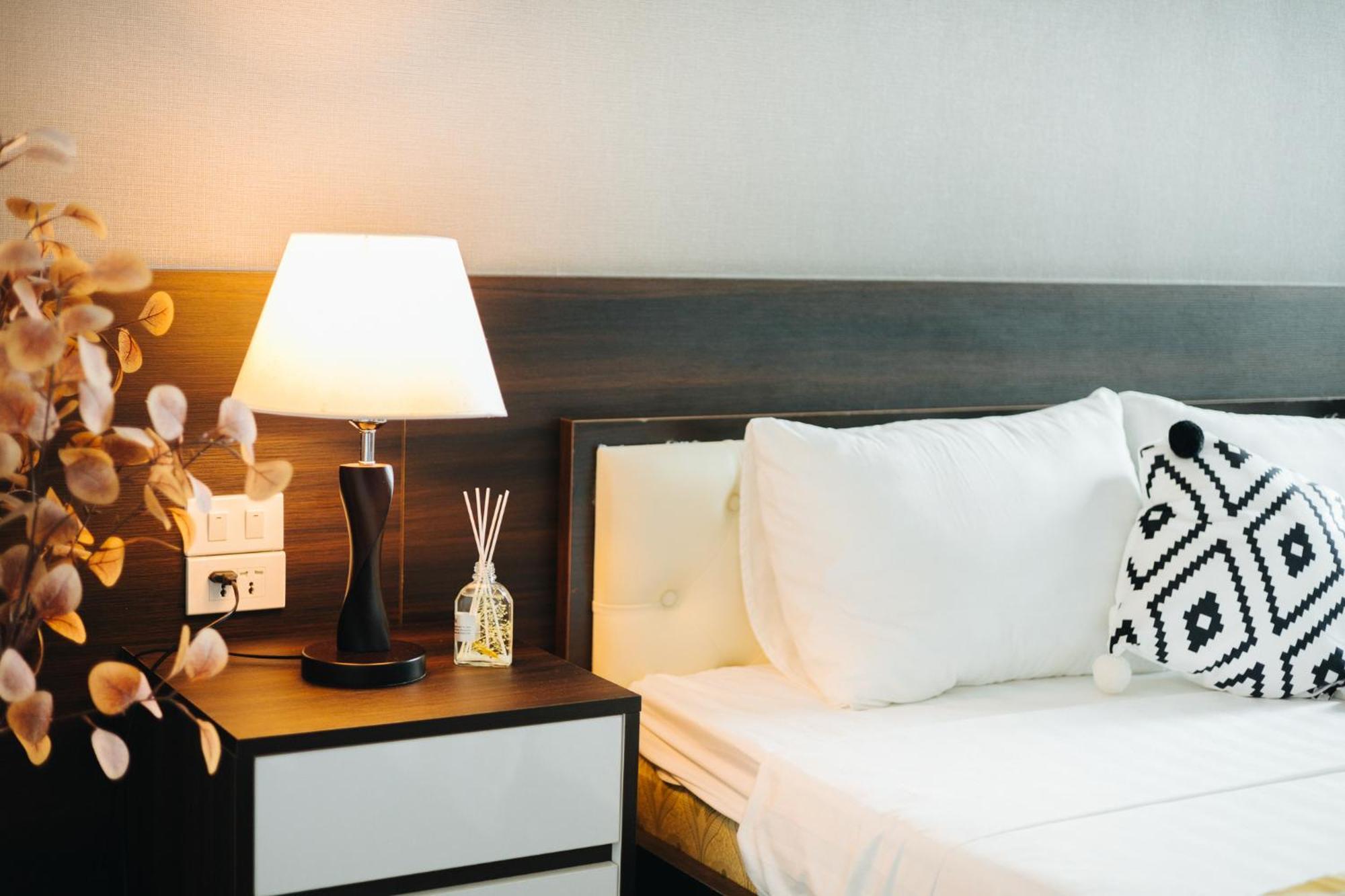 Ivy Hotel & Apartment - Stay 24H Ханой Екстериор снимка