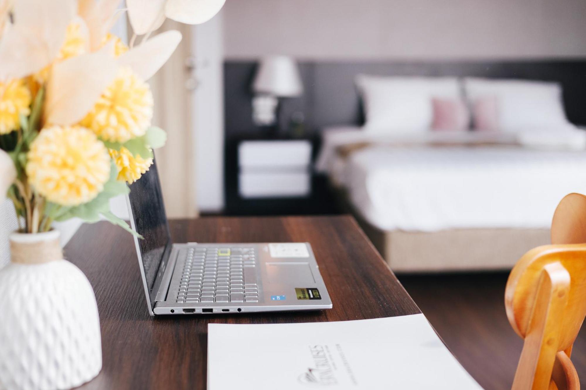 Ivy Hotel & Apartment - Stay 24H Ханой Екстериор снимка