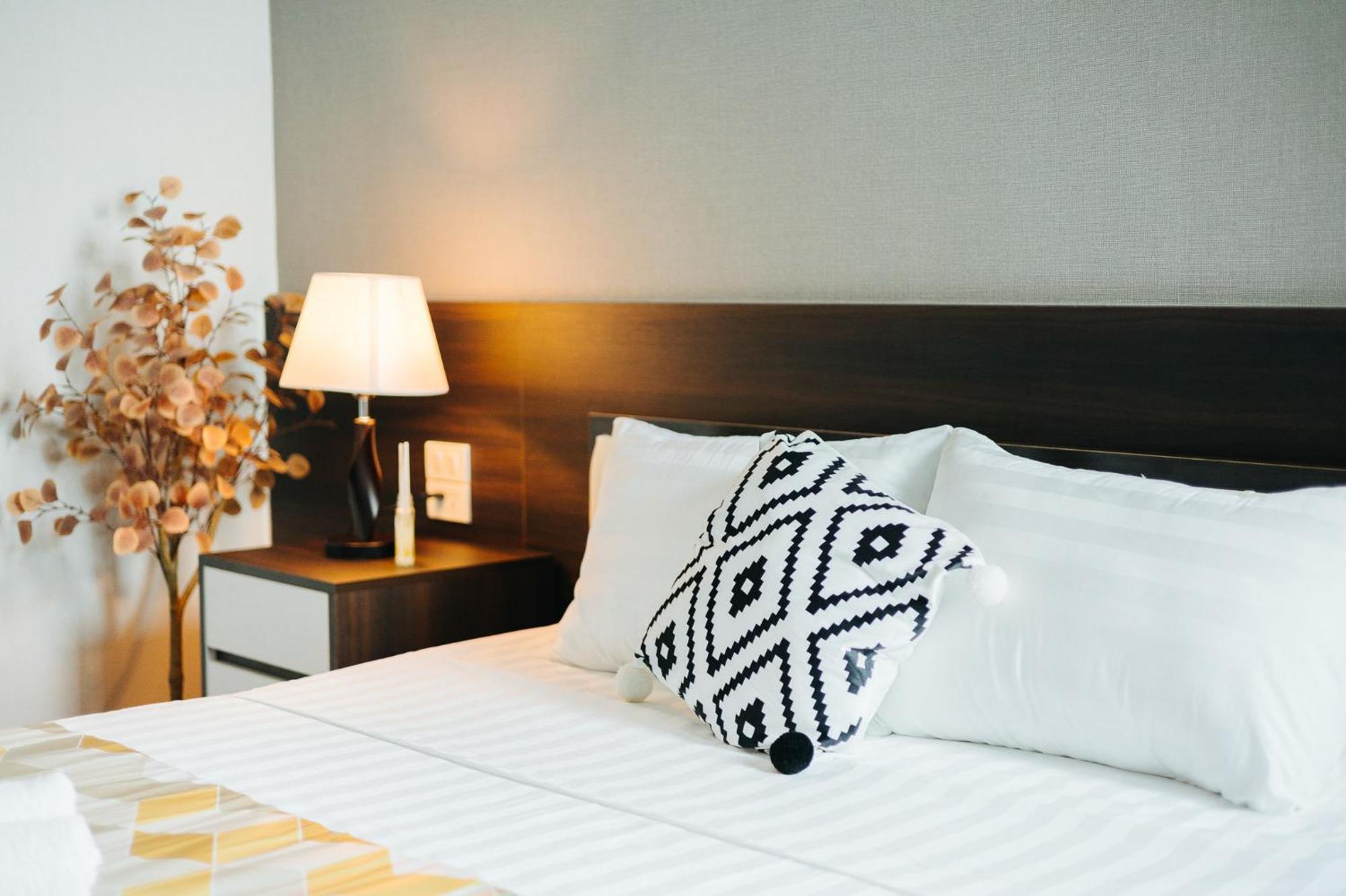Ivy Hotel & Apartment - Stay 24H Ханой Екстериор снимка