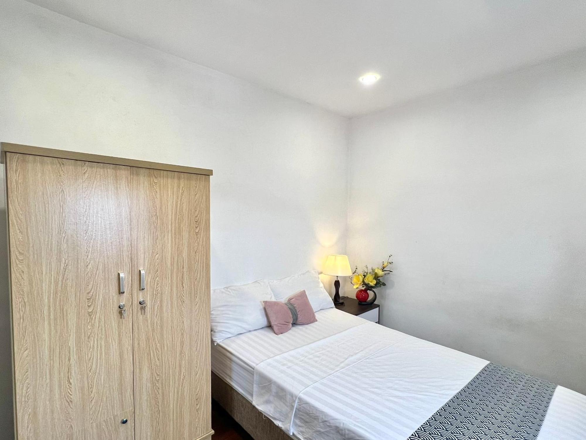 Ivy Hotel & Apartment - Stay 24H Ханой Екстериор снимка