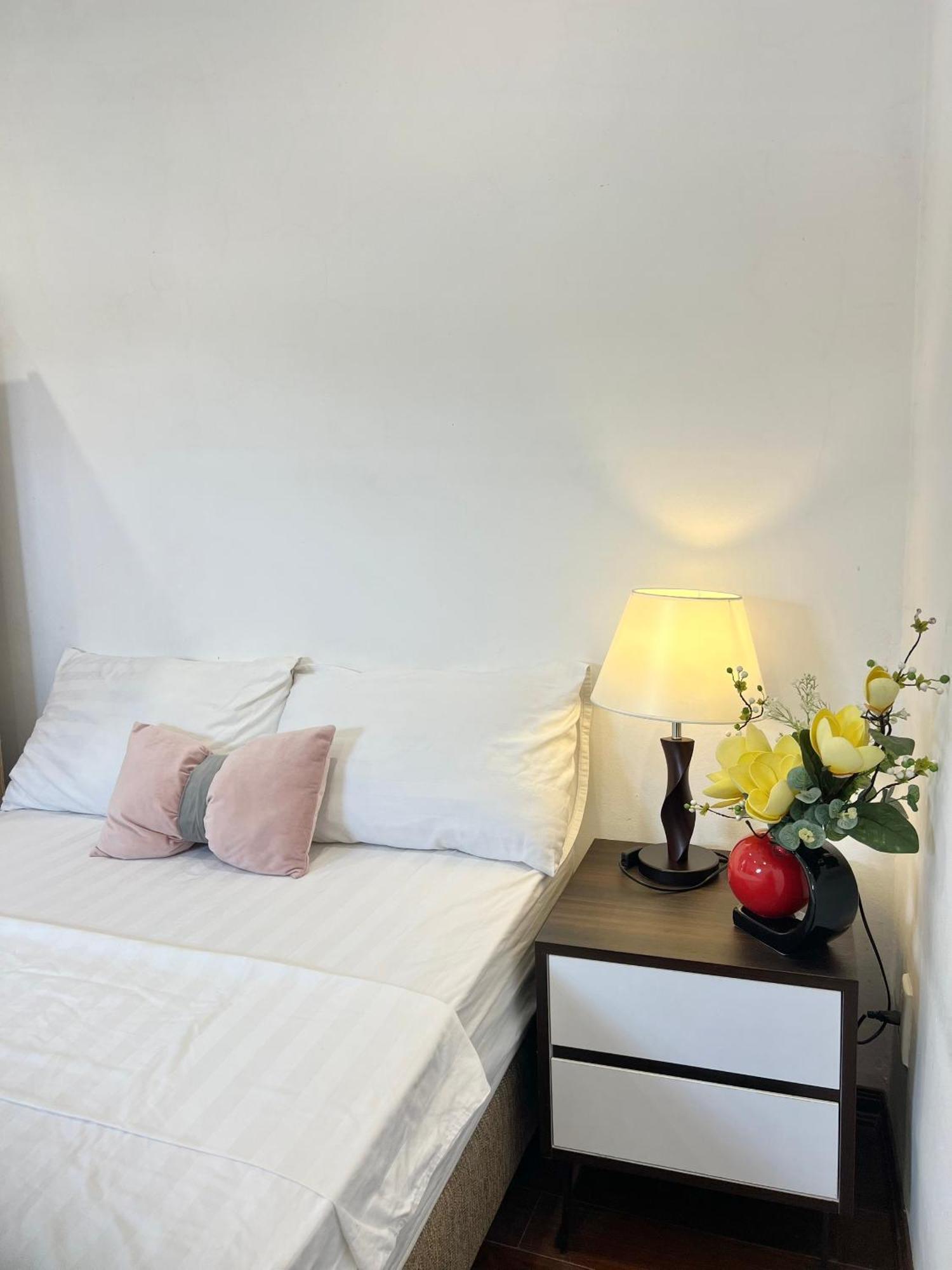 Ivy Hotel & Apartment - Stay 24H Ханой Стая снимка